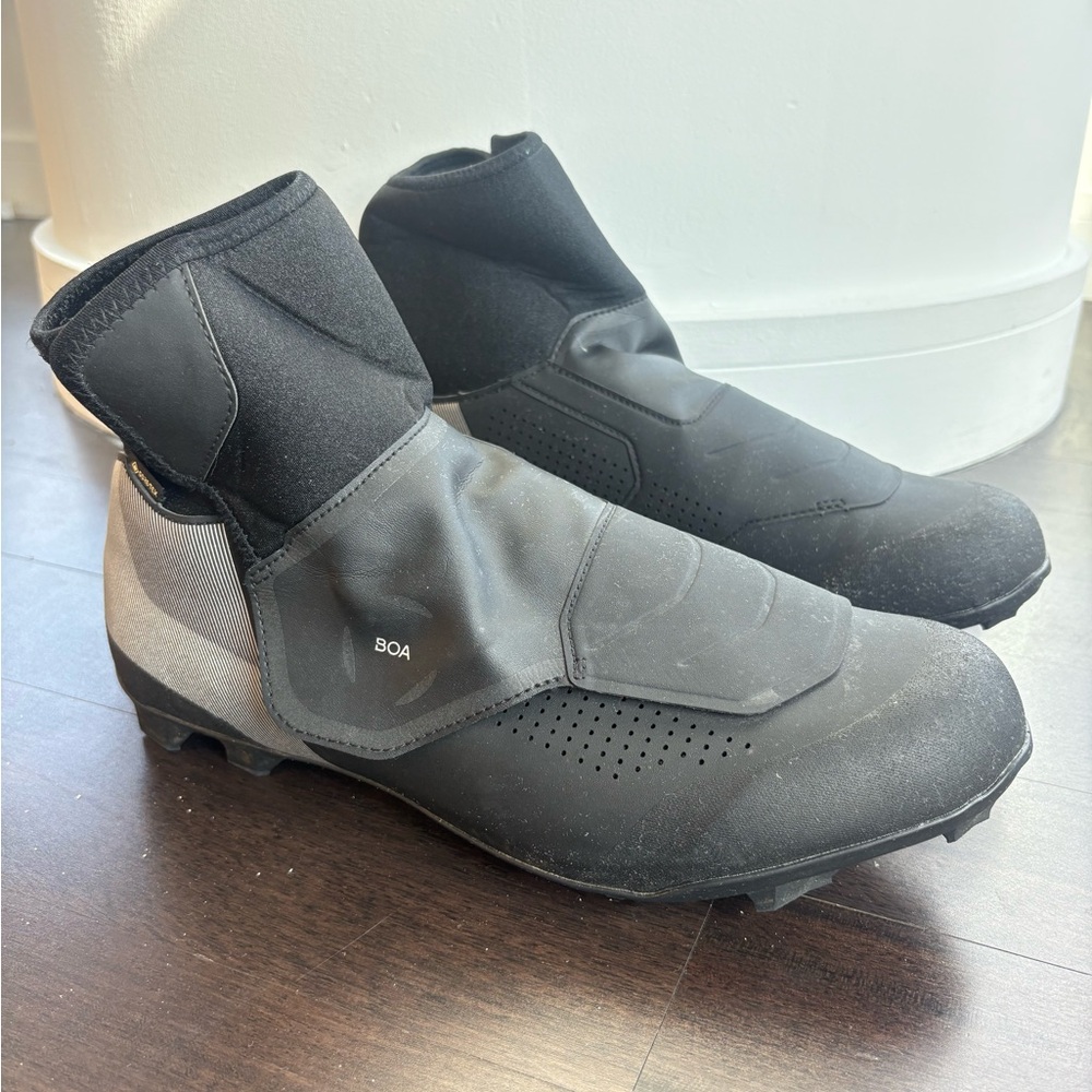 Shimano Black and Gray Cycling Shoes